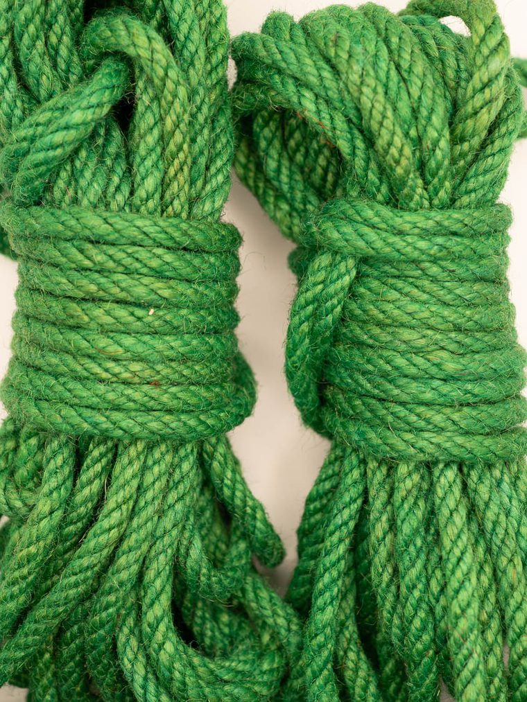 Green hand-dyed jute rope
